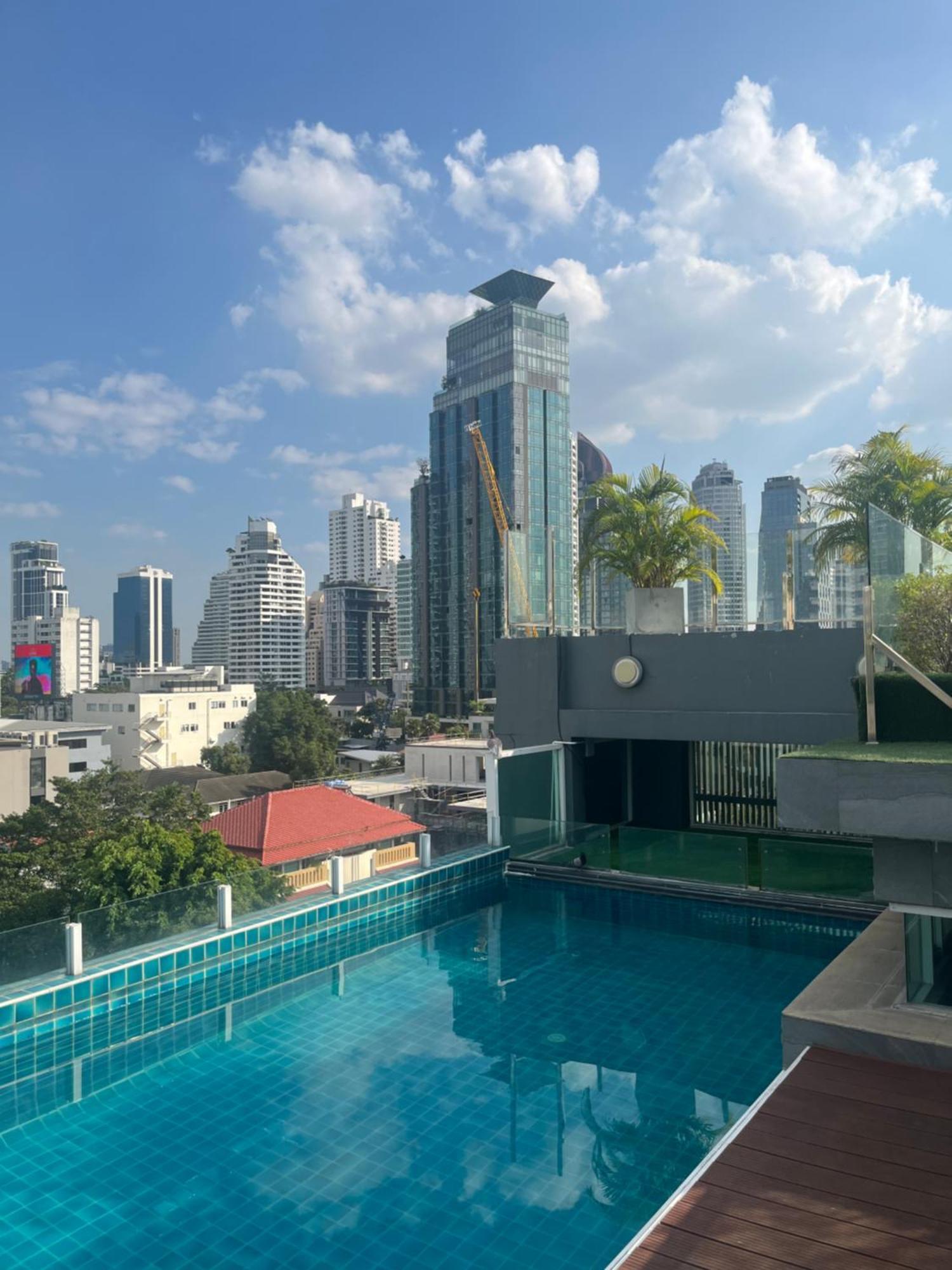 Executive Thonglor Apartment *